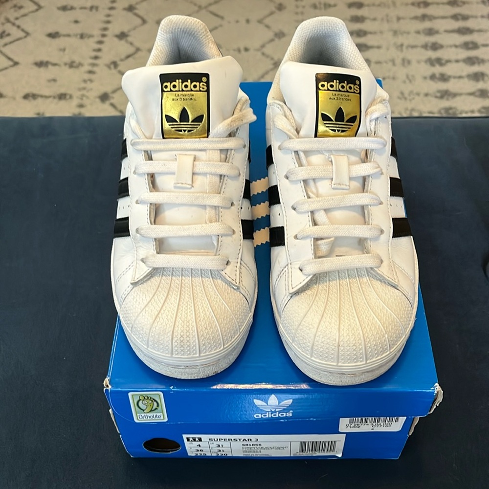 Adidas originals  Superstar J size 4 kids is a woman’s size 6.